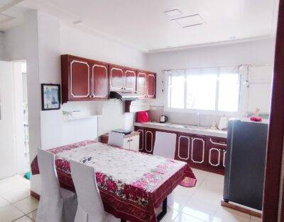 Eileen/ Hillside 3BR 1CR Family Unit